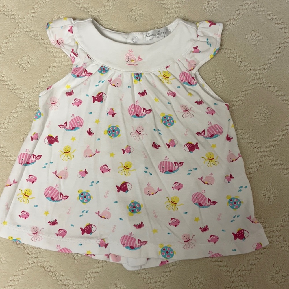 Kissy kissy whale top